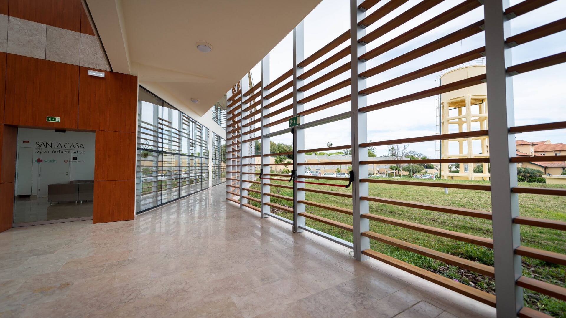 Interior da entrada do hospital