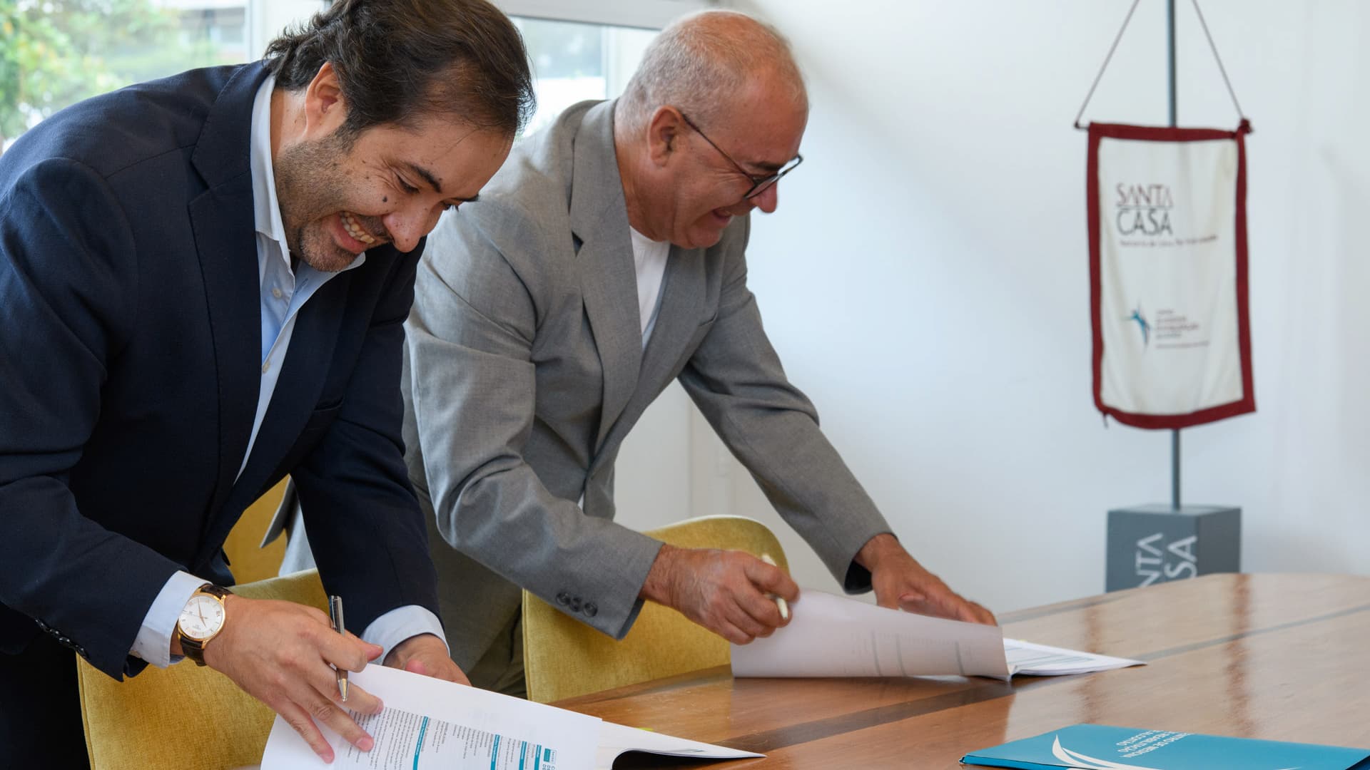 André Brandão de Almeida, administrador da Santa Casa com a área da Saúde, e Domingos Castro, presidente da Federação Portuguesa de Atletismo